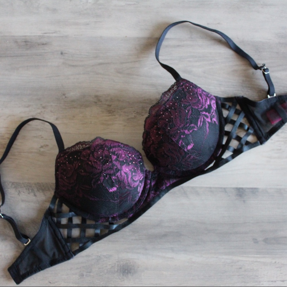 La Senza “Beyond Sexy” Strappy Lace Bra